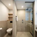 Ξενοδοχείο με διαμερίσματα Black F Tower - Serviced