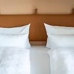 Black F Tower - Serviced Aparthotel