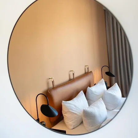 Black F Tower - Serviced 4*