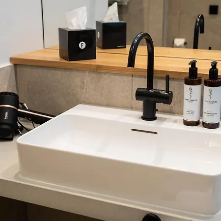 Black F Tower - Serviced Lejlighedshotel 4*