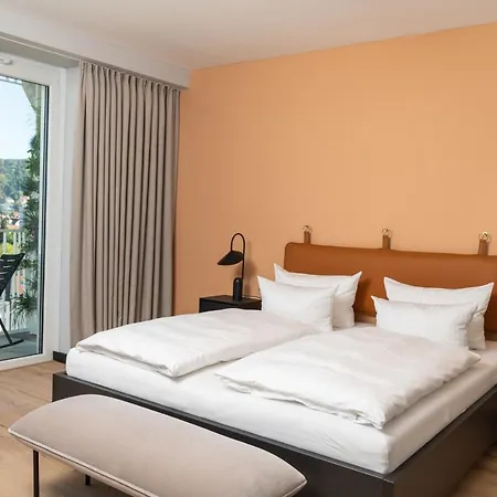 Black F Tower - Serviced