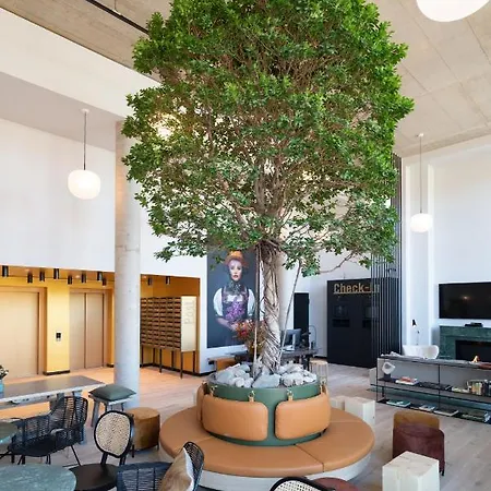 Black F Tower - Serviced Lejlighedshotel Freiburg im Breisgau