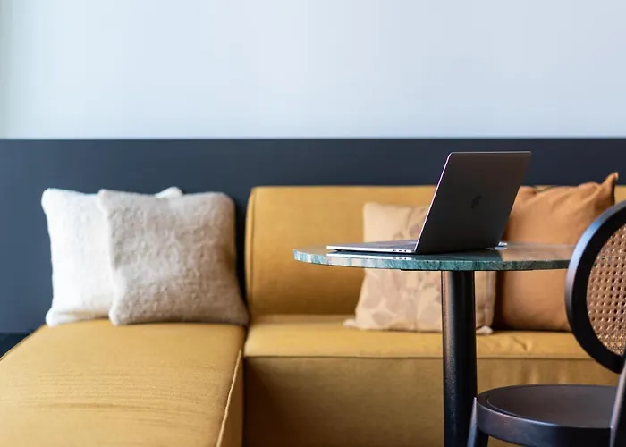 Black F Tower - Serviced 4*