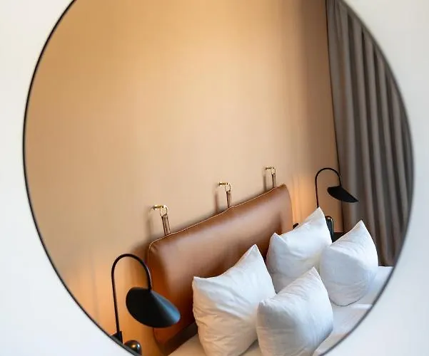 Black F Tower - Serviced 4*