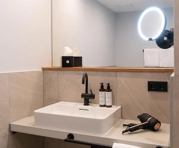 Aparthotel Black F Tower - Serviced 4*