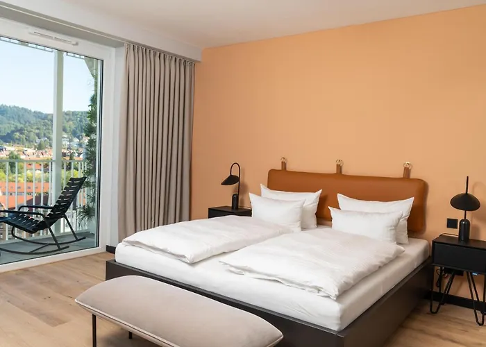 Black F Tower - Serviced