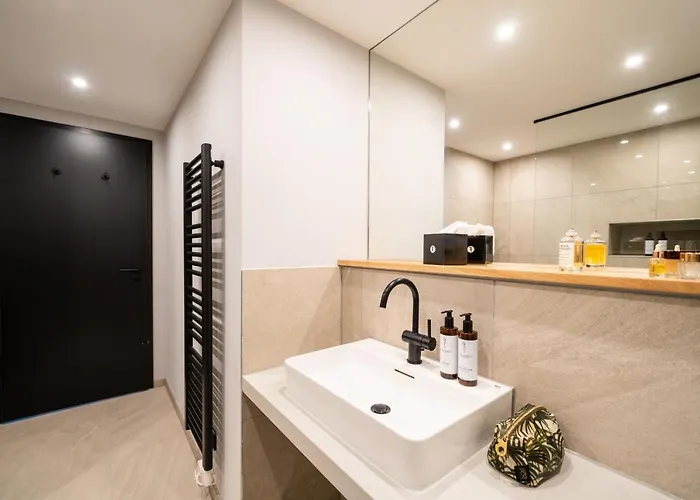 Aparthotel Black F Tower - Serviced 4*